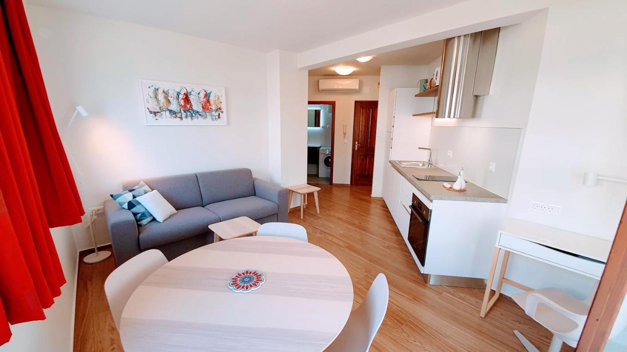 Luxury Apartment - Few Minutes From The Sea Poreč Exteriör bild